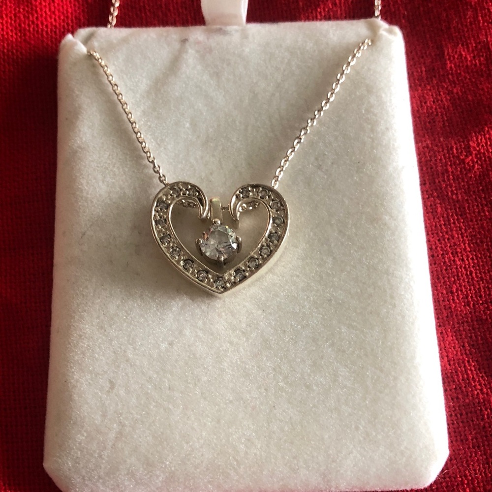 Elegant sterling silver Heart Pendant Necklace